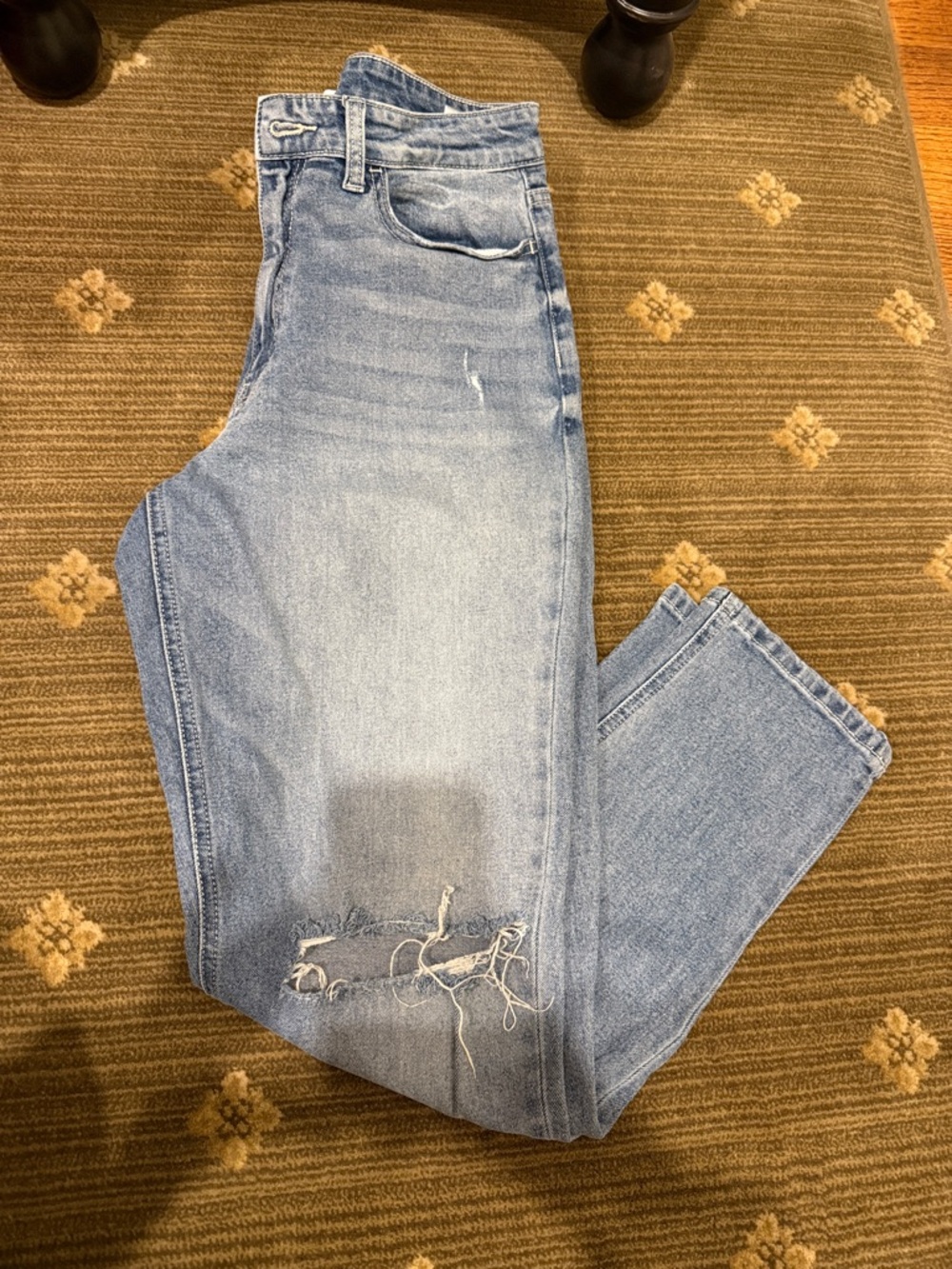 Relaxed Boyfriend Jeans in Light Blue Wash